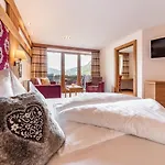 호텔 Pramstraller 4*