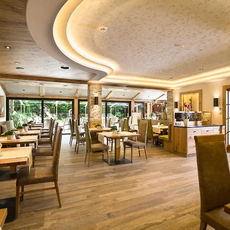 Pramstraller Hotell 4*