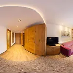 Pramstraller Szálloda 4*